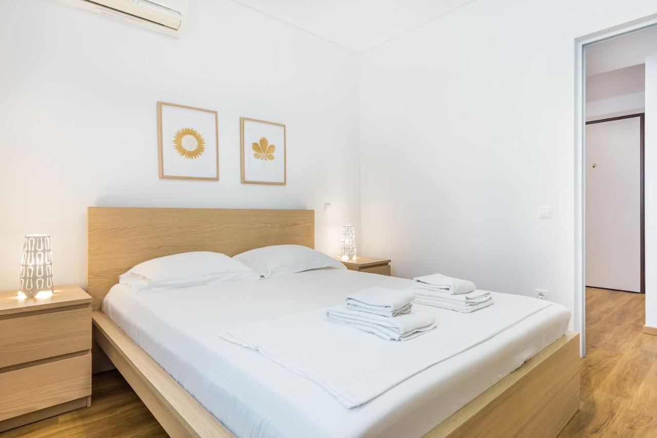 Elegant Apartment W Great Balcony In Vouliagmeni Athen Eksteriør billede