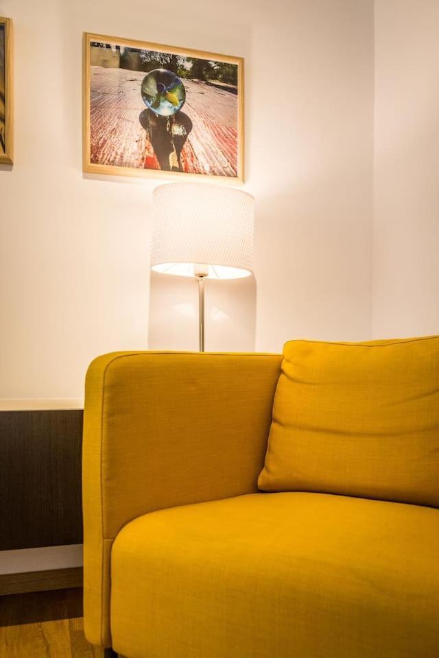Elegant Apartment W Great Balcony In Vouliagmeni Athen Eksteriør billede